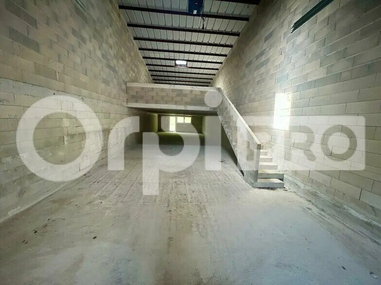 Flex in Saint-Chéron for sale - Interior Photo - Image 1 of 6