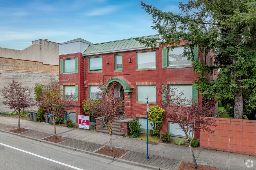 256 Burwell St, Bremerton, WA 98337 Burwell Apartments