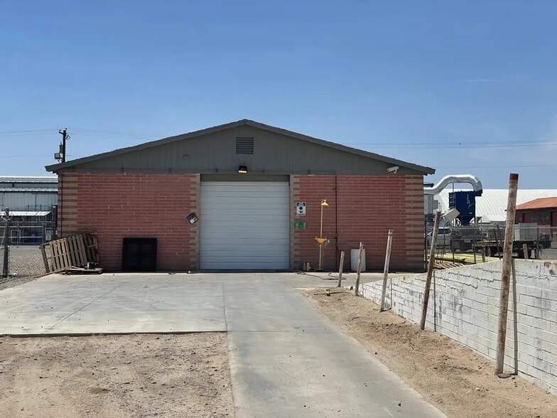 1210 W Tee St, Casa Grande, AZ for lease - Building Photo - Image 2 of 12