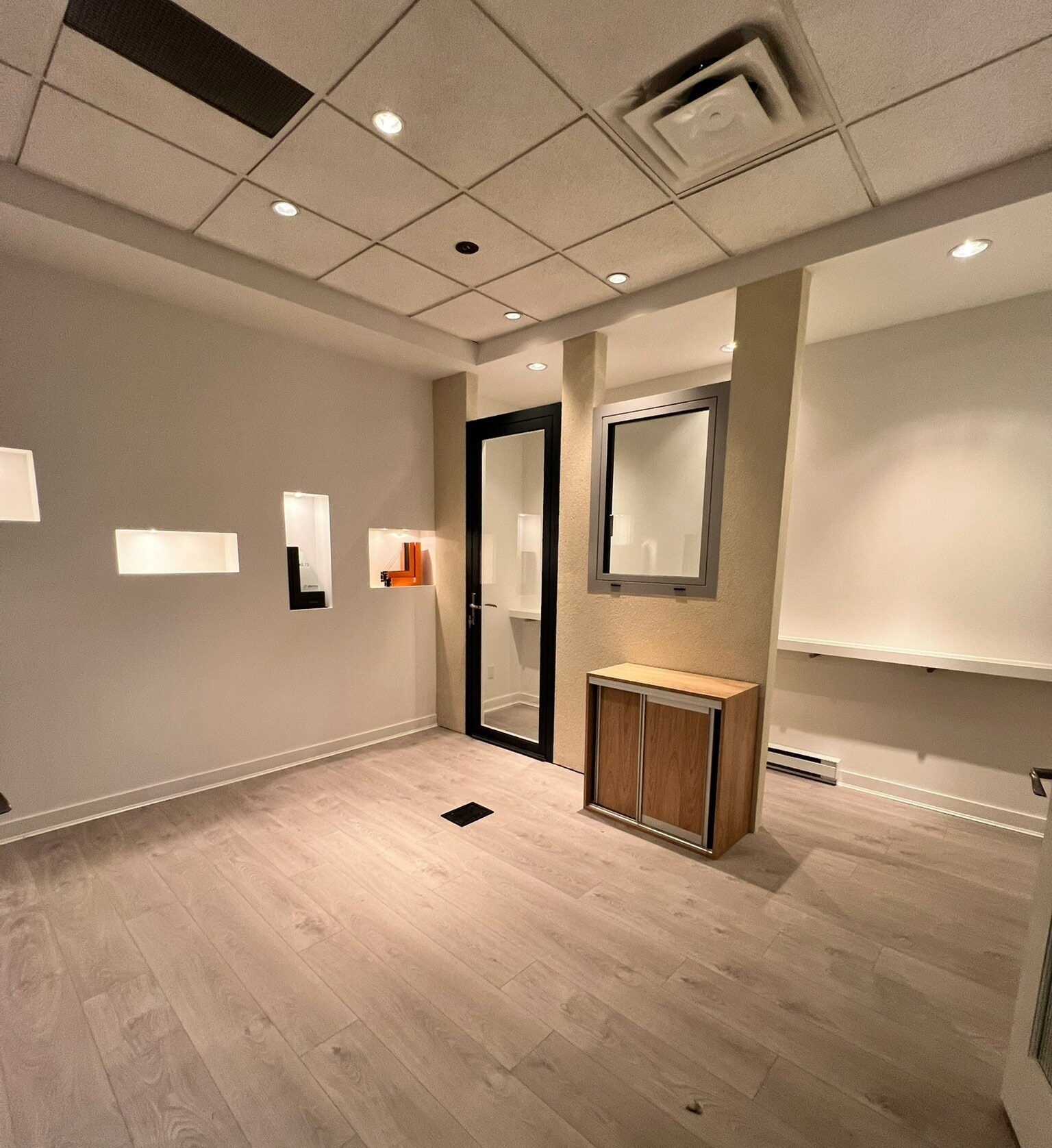 11871 Horseshoe Way, Richmond, BC for lease Interior Photo- Image 1 of 4