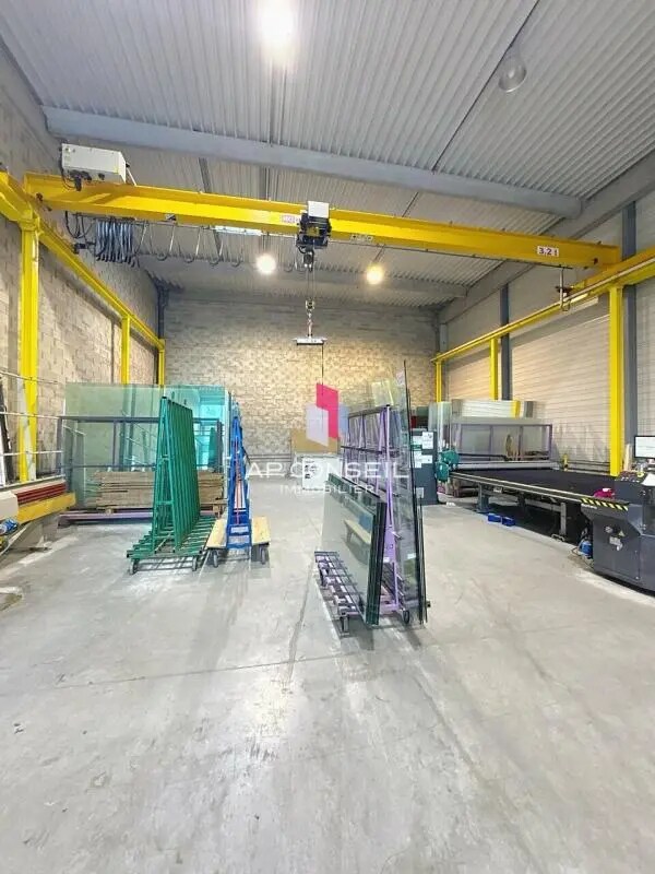 Flex in Élancourt for lease Interior Photo- Image 1 of 4