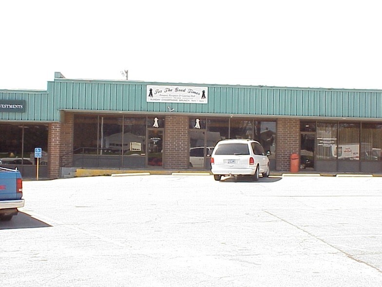 2617 1st Ave E, Newton, IA for sale - Primary Photo - Image 1 of 1