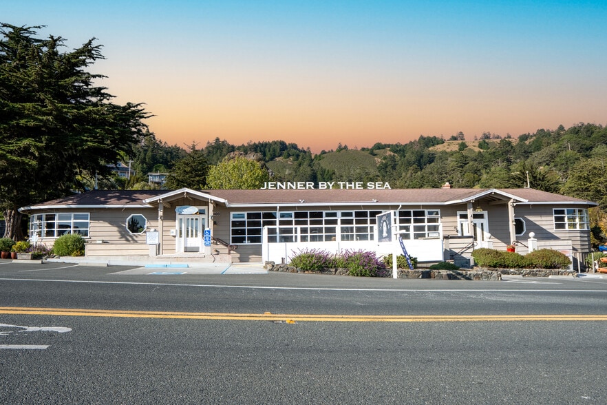 Jenner Inn - Coast Highway Sale portfolio of 2 properties for sale on LoopNet.com - Building Photo - Image 1 of 63
