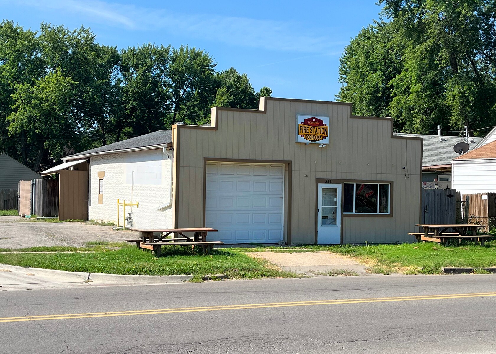 2211 NE Sardou Ave, Topeka, KS for sale Building Photo- Image 1 of 1