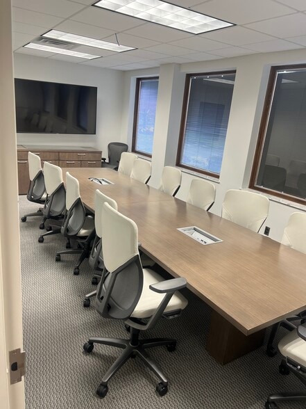 55 Harristown Rd, Glen Rock, NJ for lease - Interior Photo - Image 3 of 9