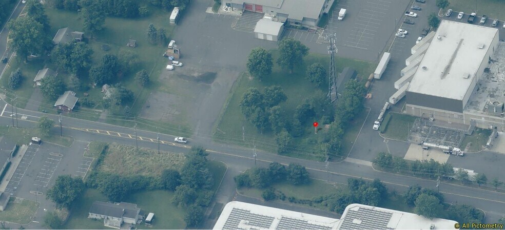 210 Pierce St, Somerset, NJ for sale - Building Photo - Image 1 of 1