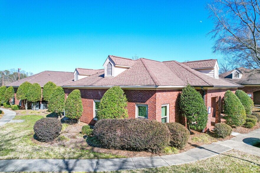 6404 Carmel Rd, Charlotte, NC 28226