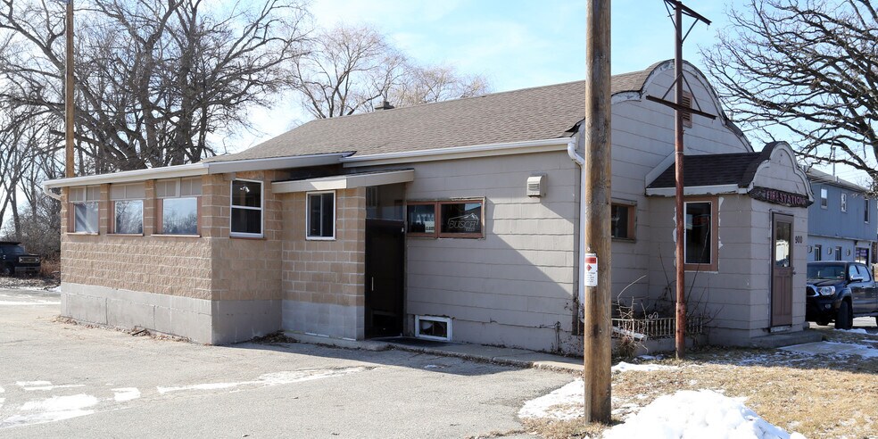 900 E Broadway, Monona, WI for sale - Primary Photo - Image 1 of 1