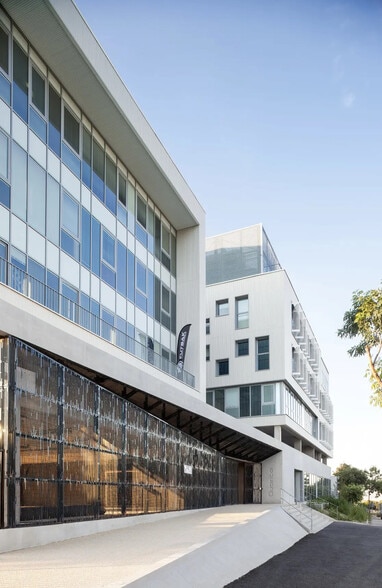 60 Avenue Andre Roussin, Marseille for lease - Building Photo - Image 3 of 9