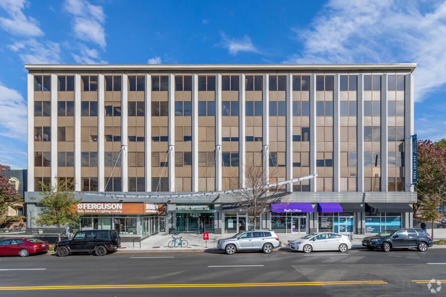 5225 Wisconsin Ave NW, Washington, DC for lease - Building Photo - Image 1 of 7