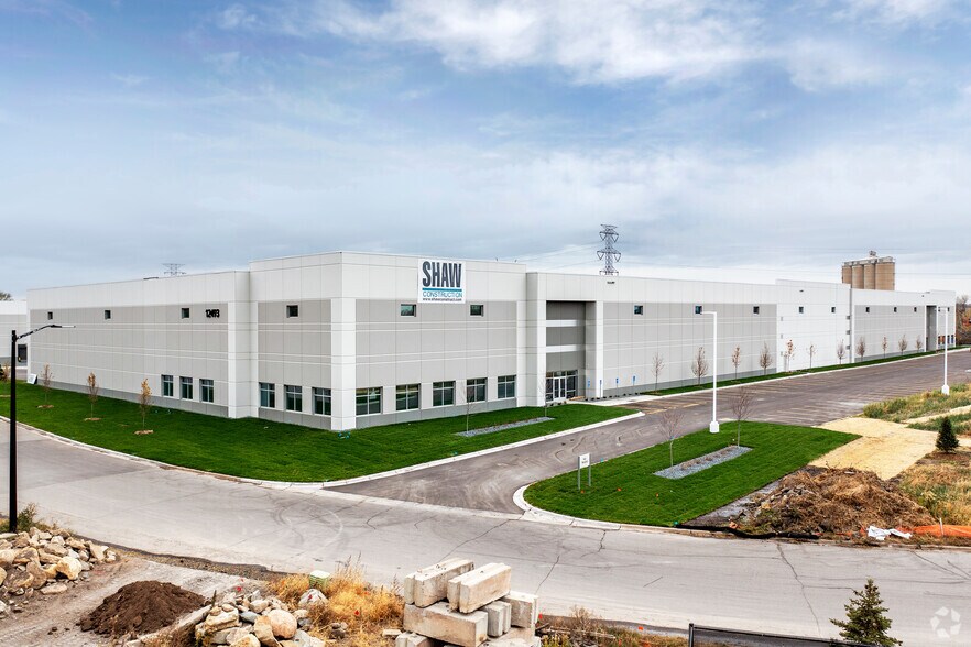 12493 Dupont Ave S, Burnsville, MN for sale - Primary Photo - Image 1 of 1