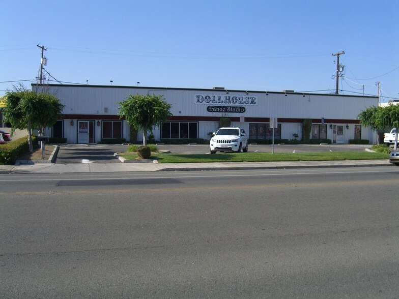 33-45 E Minarets Ave, Fresno, CA for sale - Building Photo - Image 1 of 1