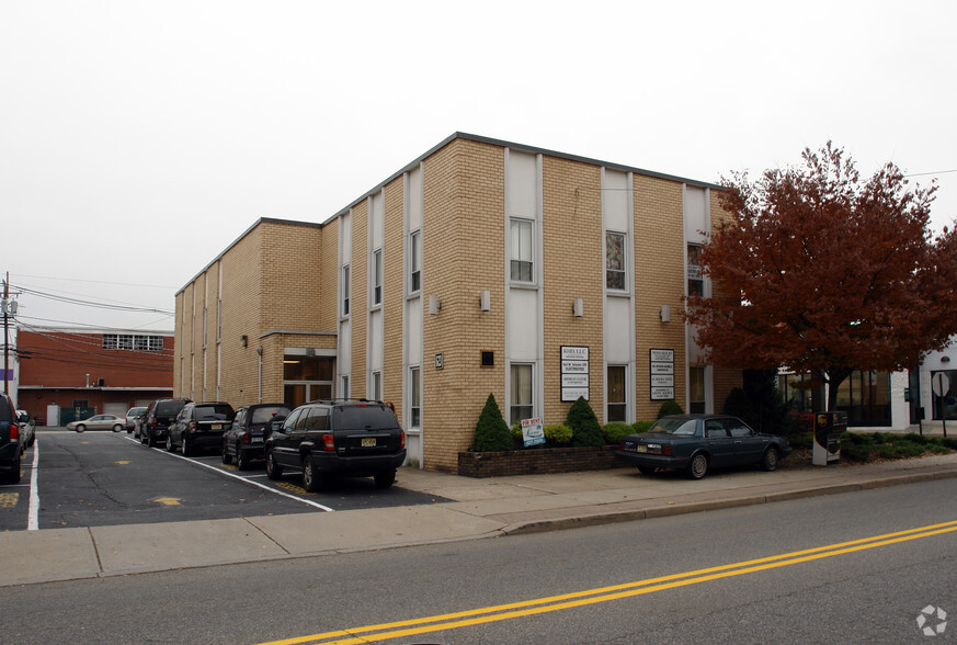 621-623 Lafayette Ave, Hawthorne, NJ for sale - Building Photo - Image 1 of 1