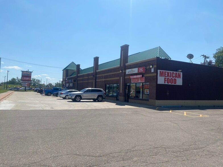 16700-16950 Allen Rd, Taylor, MI for lease - Building Photo - Image 2 of 7