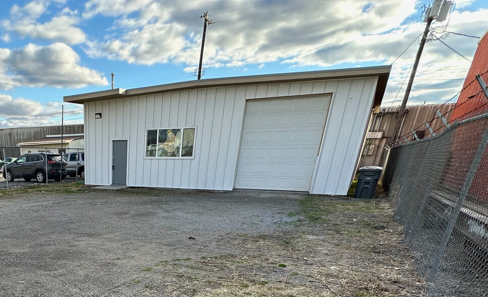 5324 E Sharp Ave, Spokane, WA for sale - Building Photo - Image 2 of 13