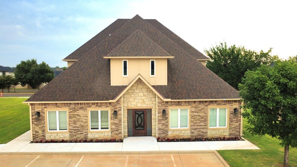 15113 Traditions Lake Pky, Edmond, OK for lease - Building Photo - Image 2 of 8