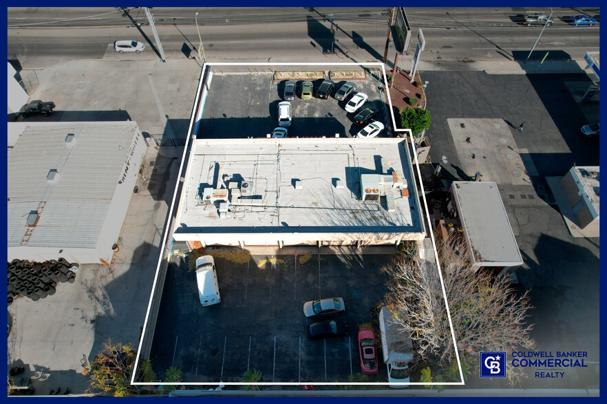 20924 Vanowen St, Canoga Park, CA for lease - Building Photo - Image 3 of 5