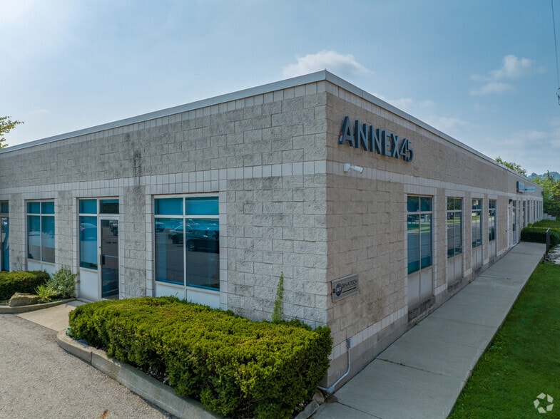 Industrial Investment Portfolio portfolio of 5 properties for sale on LoopNet.com - Primary Photo - Image 2 of 5