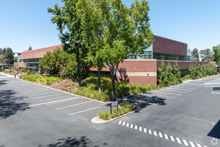 55 W Trimble Rd, San Jose, CA for lease - Building Photo - Image 2 of 5