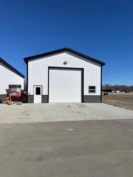 1801 4th Ave NE, Barnesville, MN for sale - Building Photo - Image 1 of 1