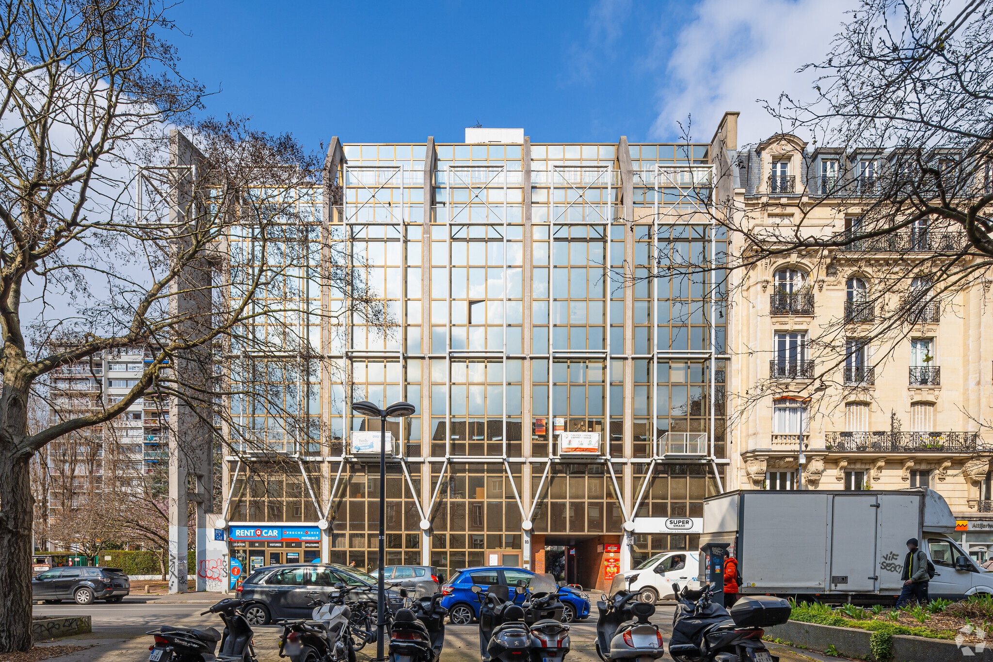 Rue De Paris, Montreuil for lease Primary Photo- Image 1 of 6
