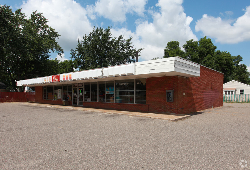 7200 Bass Lake Rd, Minneapolis, MN for sale - Primary Photo - Image 1 of 1