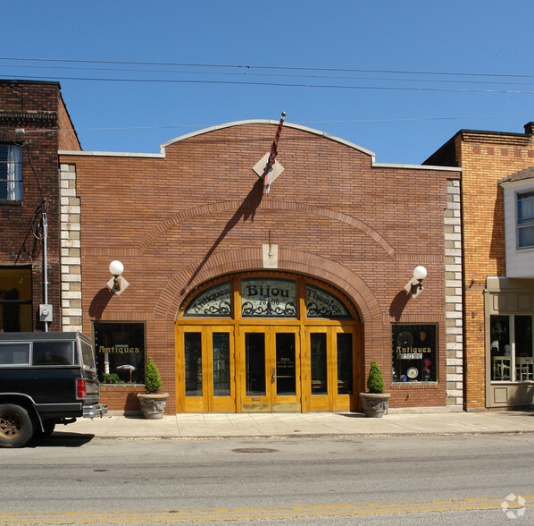 7806 Lorain Ave, Cleveland, OH for sale - Building Photo - Image 2 of 2