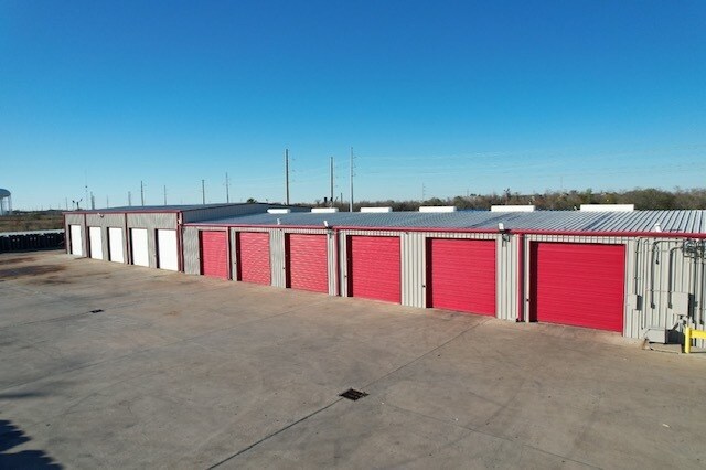 3630 5th Ave N, Texas City, TX for lease - Building Photo - Image 2 of 6