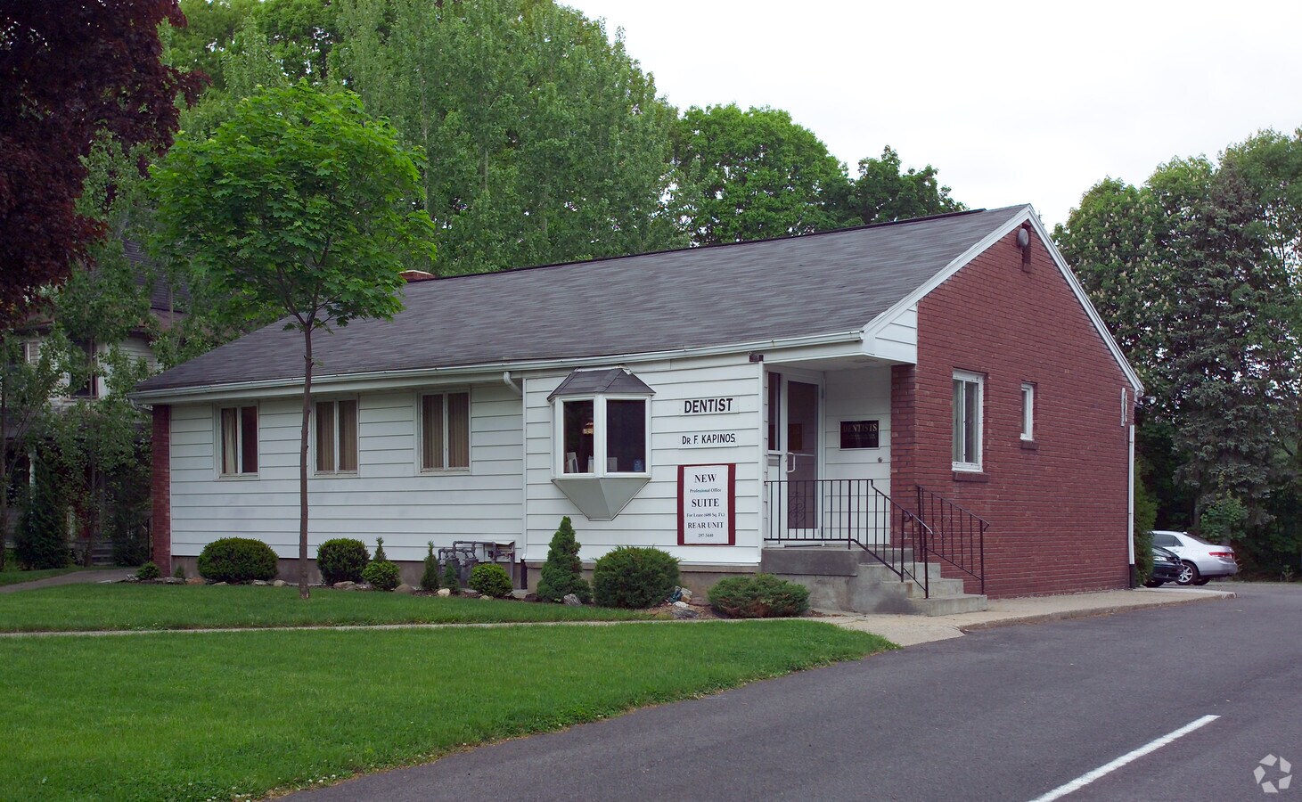 661 Front St, Chicopee, MA 01013