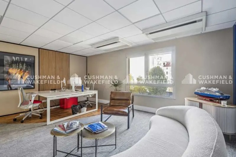 Office in Levallois-Perret for lease - Building Photo - Image 3 of 12