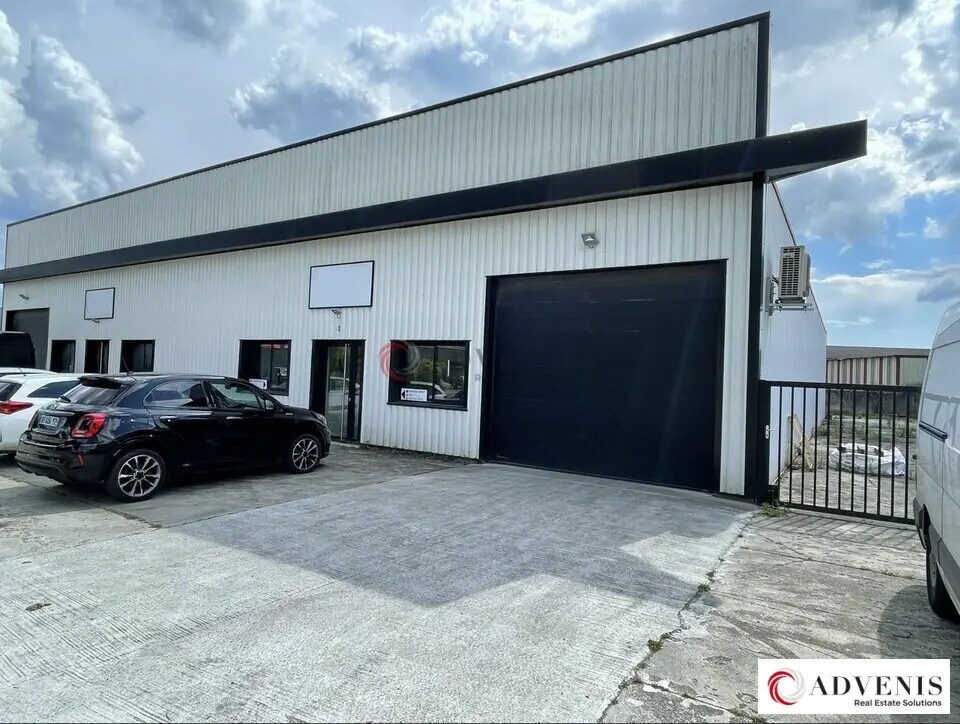 Flex in Cestas for lease Building Photo- Image 1 of 9