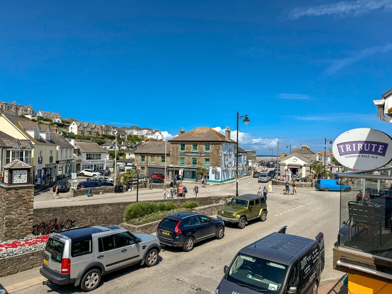 4 Boscawen Rd, Perranporth for sale - Building Photo - Image 2 of 3