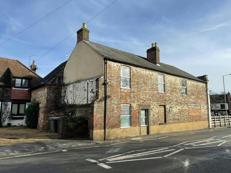 1 The Sq, Wickham for sale - Building Photo - Image 3 of 12