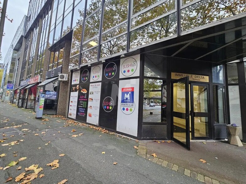 Retail in Évry-Courcouronnes for lease - Building Photo - Image 1 of 8