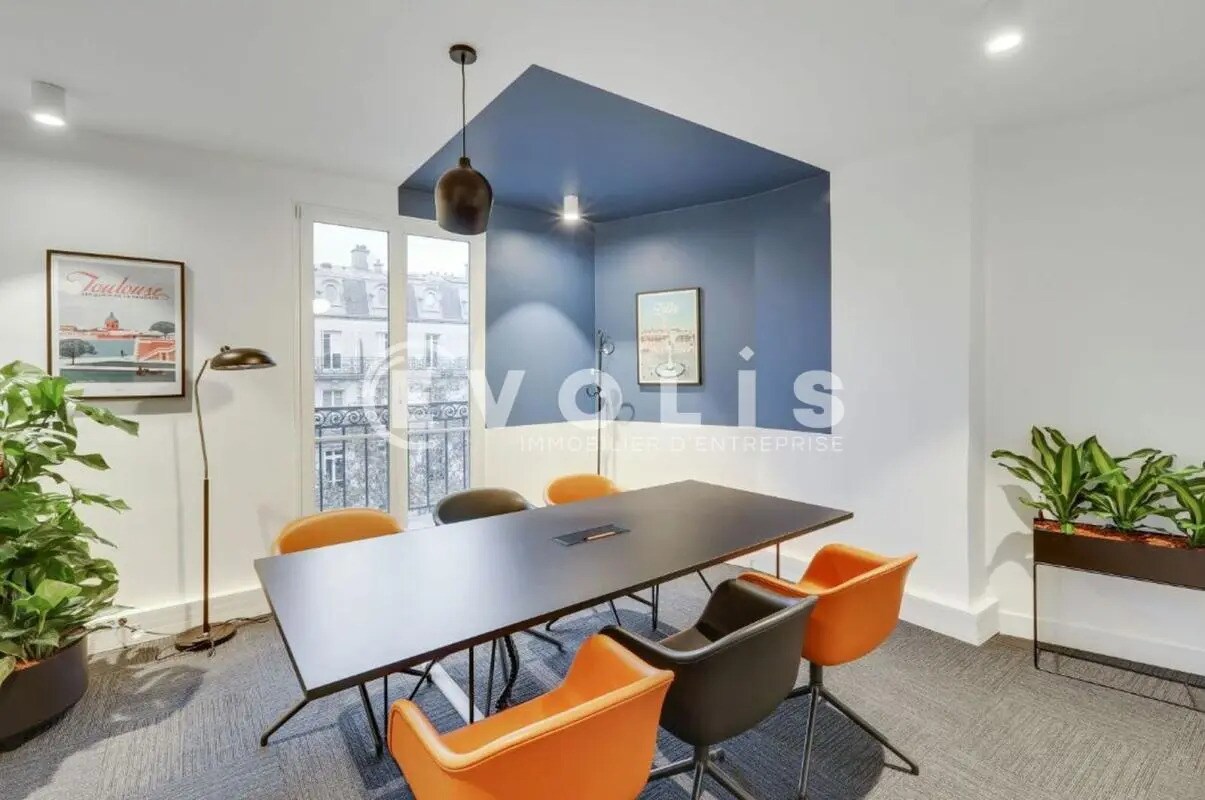 Office in Paris for lease Interior Photo- Image 1 of 9
