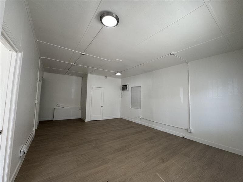 1417 W 11th St, Los Angeles, CA for lease Interior Photo- Image 1 of 9