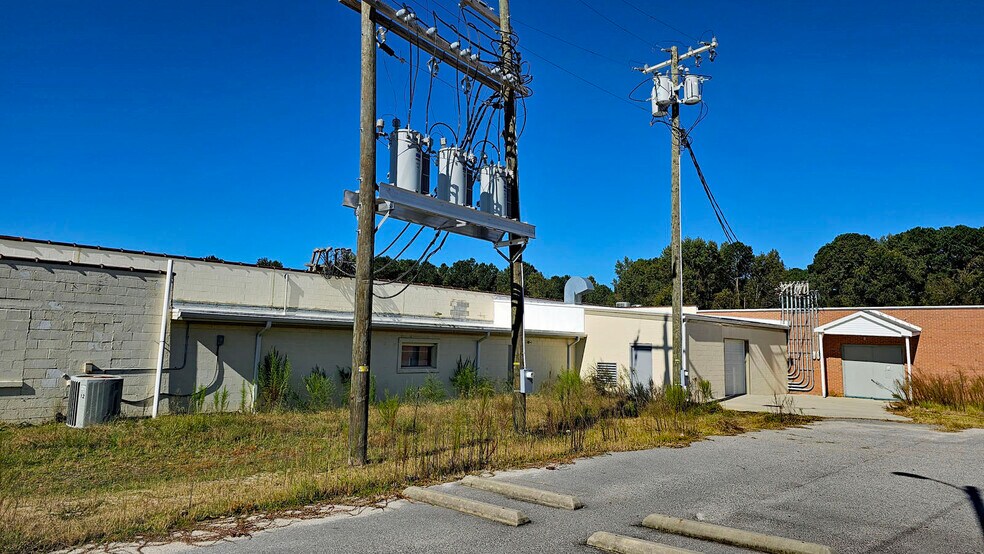 120 S Church Ave, Garland, NC for lease - Building Photo - Image 2 of 55