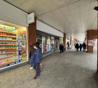 London Rd, Redhill for lease - Building Photo - Image 2 of 2