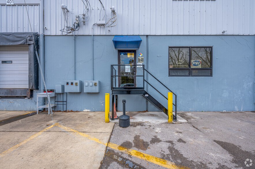 221 S Franklin Rd, Indianapolis, IN for lease - Building Photo - Image 3 of 26