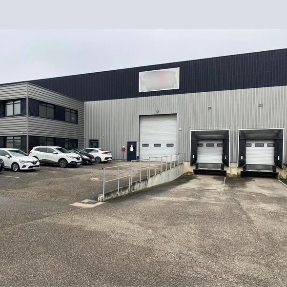 Flex in Weyersheim for sale - Building Photo - Image 1 of 11