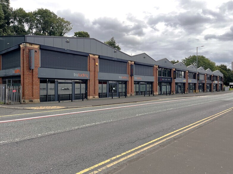 116-121 Bury New Rd, Manchester for lease - Building Photo - Image 1 of 1