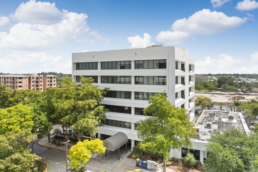 Lakeworth Professional & Medical Corporate Center - Convenience Store