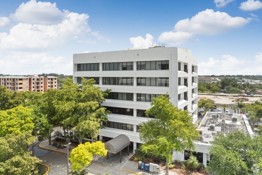 2290 10th Ave N, Lake Worth, FL for lease - Building Photo - Image 1 of 11