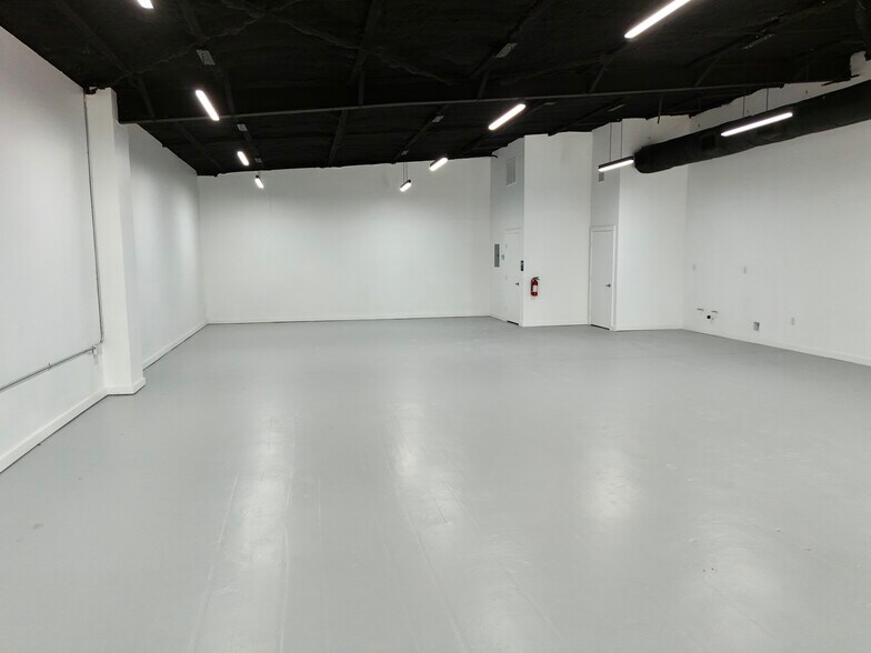 1917 W Bowie St, Fort Worth, TX for lease - Interior Photo - Image 3 of 8