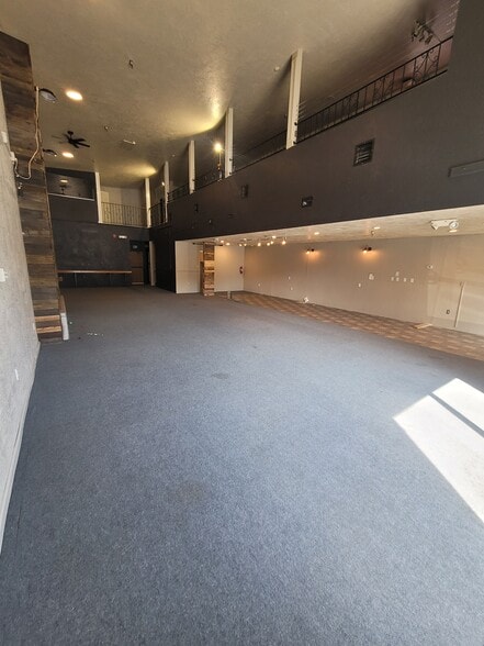 12300 Old Glenn Hwy, Eagle River, AK for lease - Interior Photo - Image 3 of 13