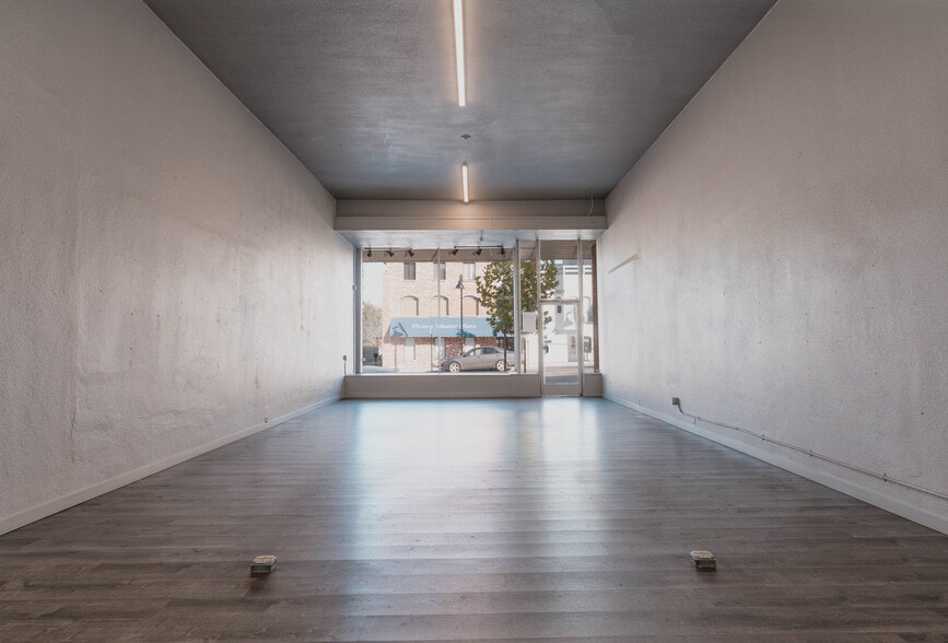 362 N State St, Ukiah, CA for lease - Interior Photo - Image 3 of 8