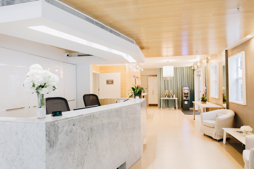 1130 Collins Ave, Miami Beach, FL for sale - Interior Photo - Image 2 of 4