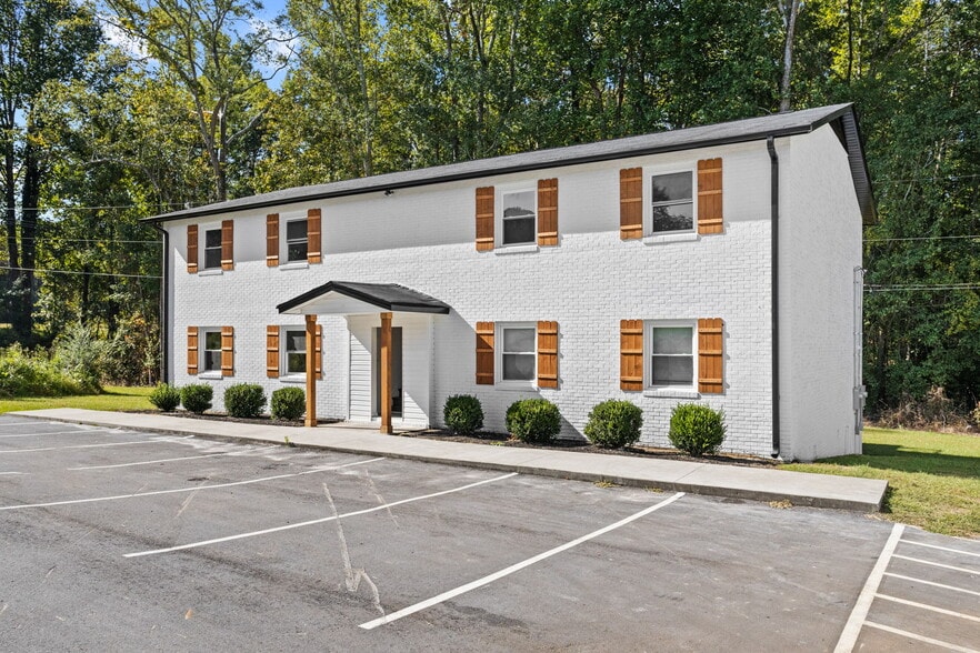 110-118 Greenforest Cir, Liberty, SC for sale - Building Photo - Image 3 of 46