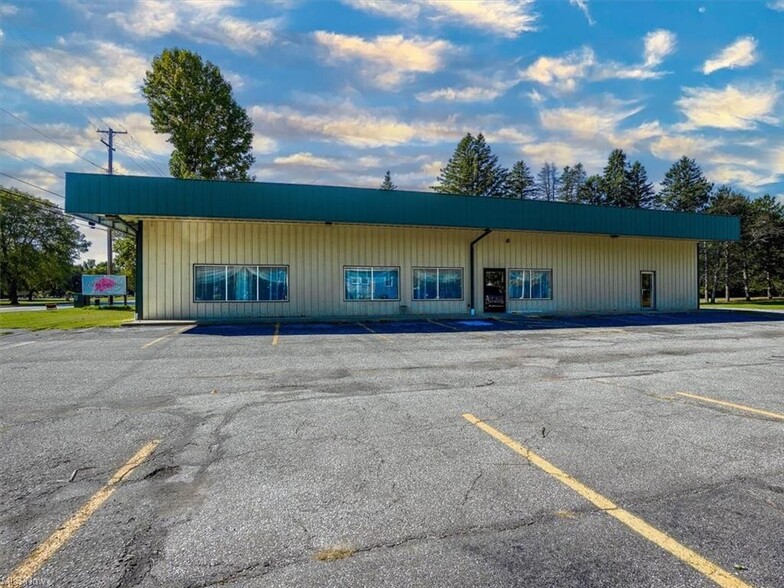 326 W Main Rd, Conneaut, OH for sale - Building Photo - Image 1 of 23