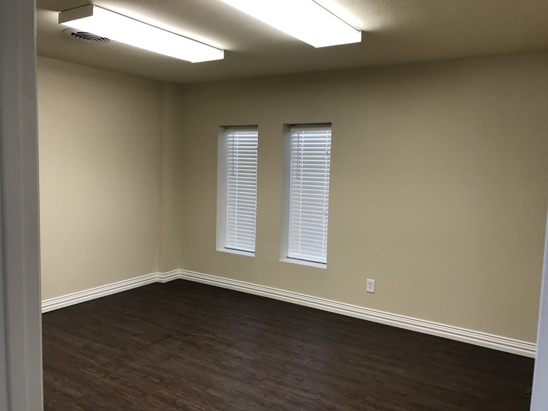 610 W 8th St, Odessa, TX for lease - Interior Photo - Image 2 of 11